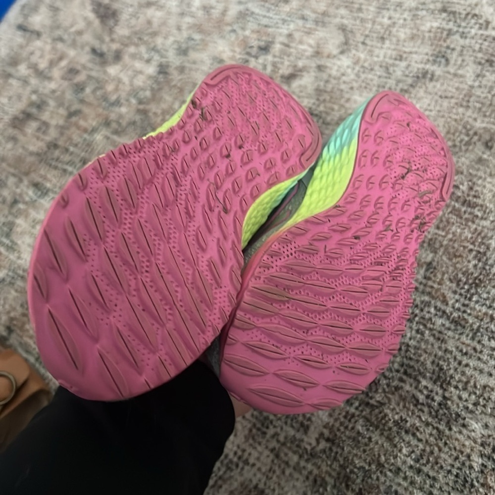 Toddler girl New Balance shoes 5.5 wide - Picture 3 of 4